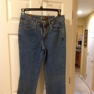 Size 8 Aura Jeans by Wrangler